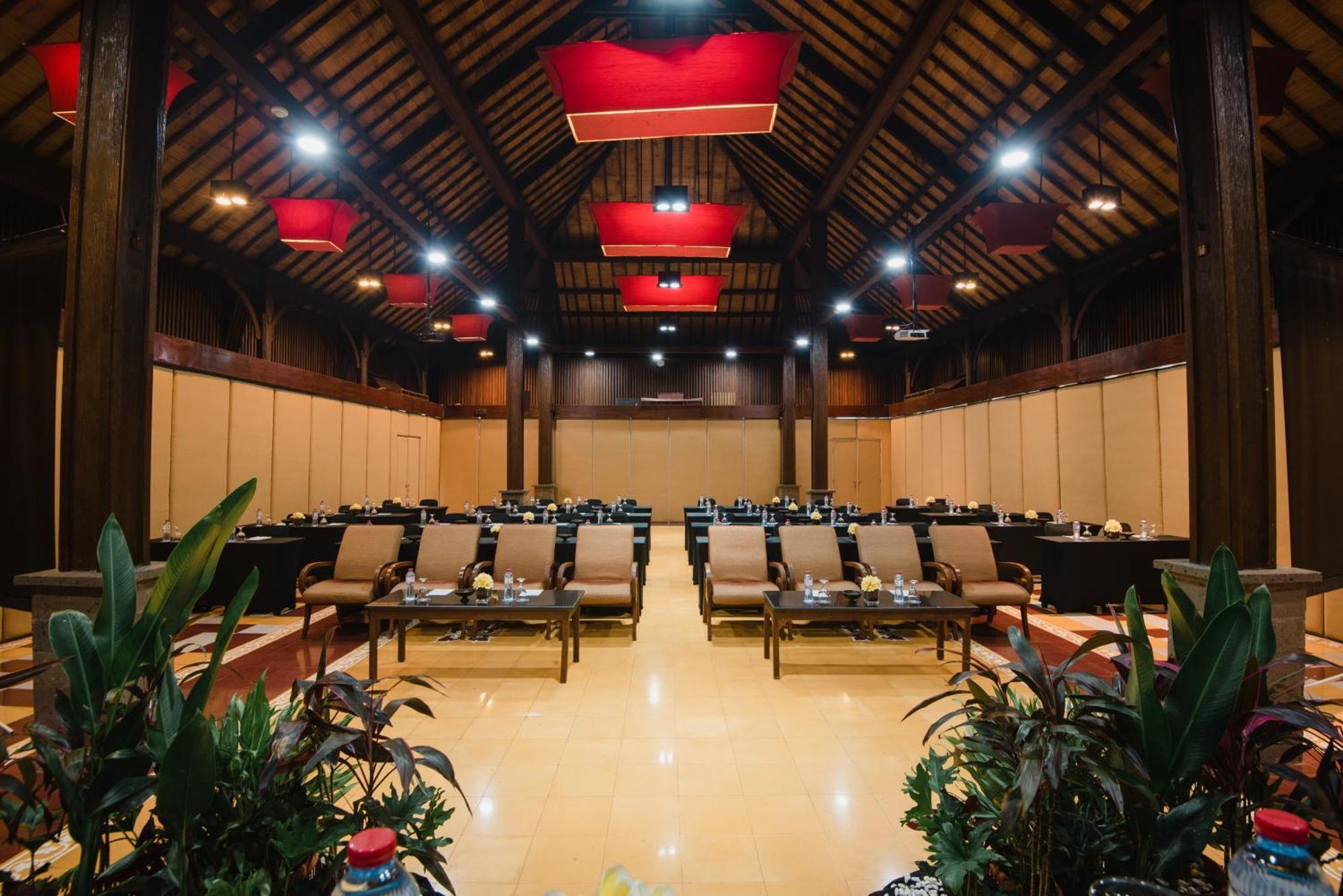 Ramayana Suites And Resort Kuta  Exterior photo The interior of the main hall