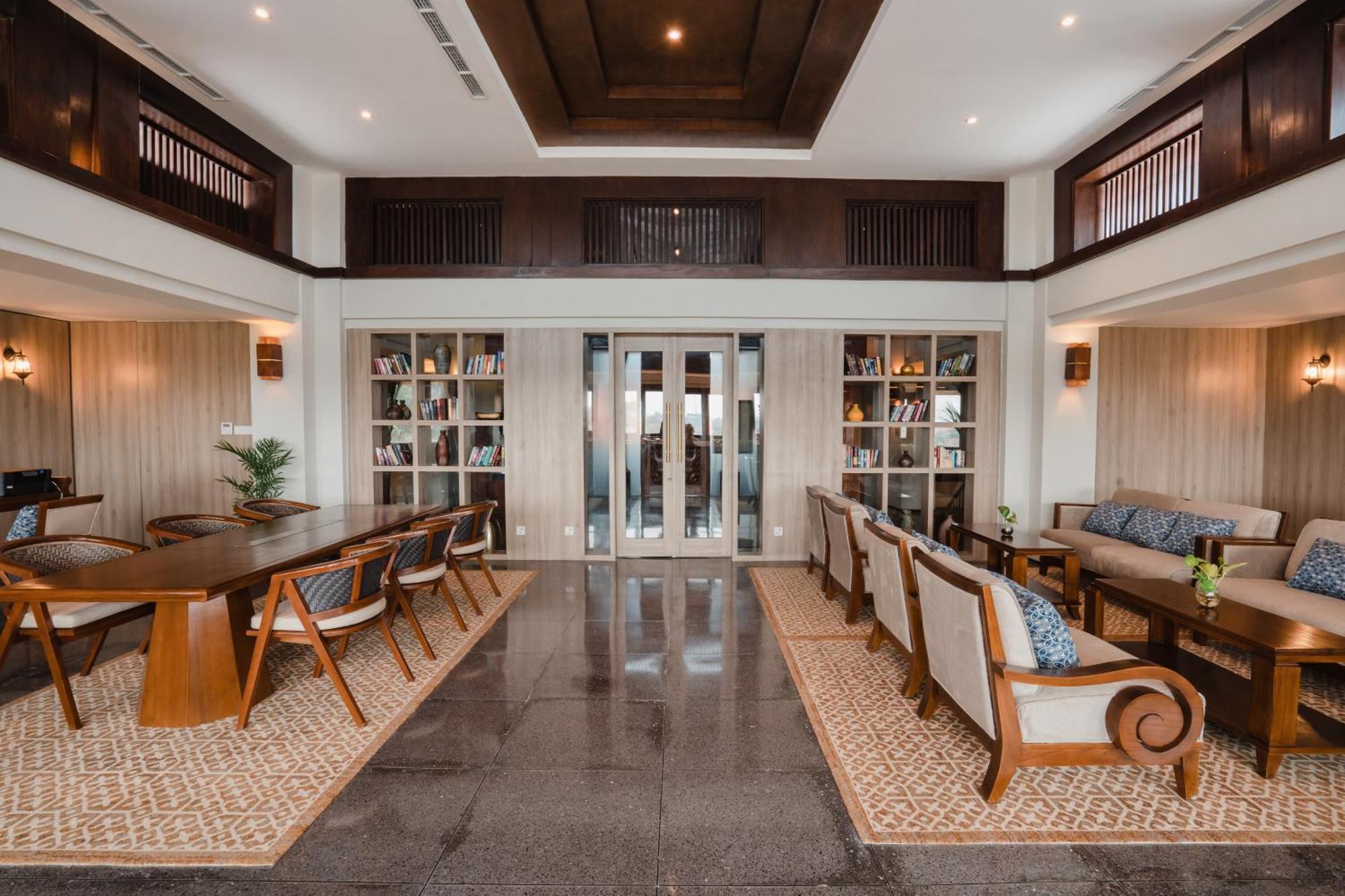 Ramayana Suites And Resort Kuta  Exterior photo Library at the resort
