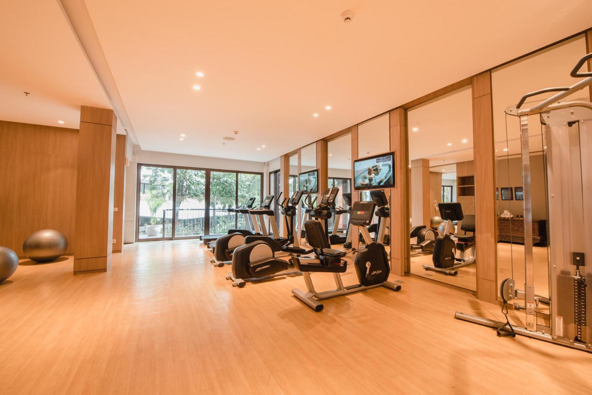 Ramayana Suites And Resort Kuta  Exterior photo The gym at the hotel